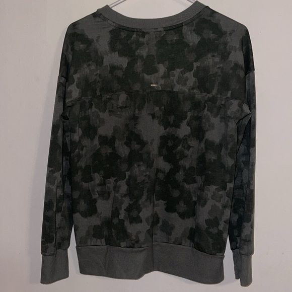 🌹Mondetta Camouflage Sweater - Picture 4 of 7